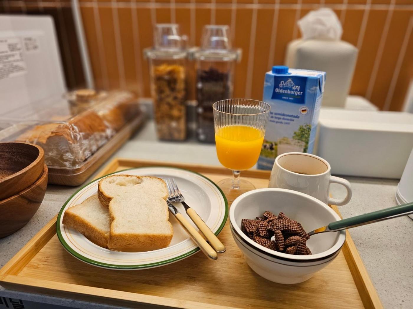 Huga Inn Сеул Екстериор снимка
